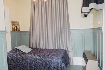 Manor Motel