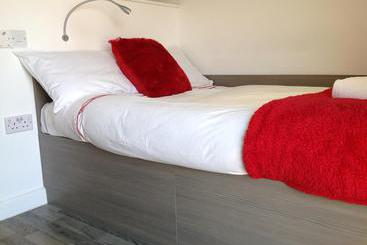 Peace Apartments  Hatbox