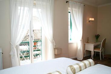 פנסיון Banica Apartments & Rooms