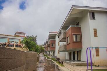 אתר נופש Club Mahindra Hatgad