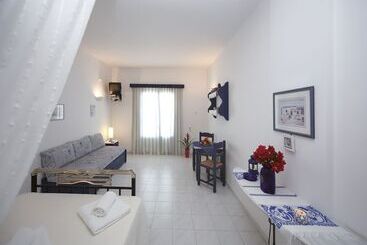 Жильё для туристов Sea View Studios