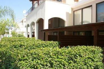 Sunrise Arches Apartments