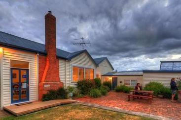 Acacia Bed And Breakfast