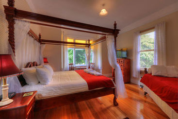 Acacia Bed And Breakfast