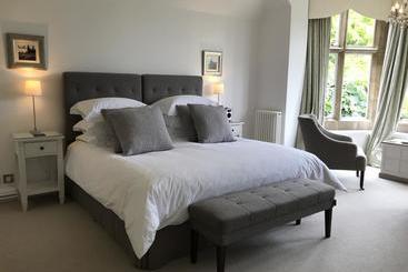 تختخواب و صبحانه B And B At Witney House