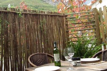 تختخواب و صبحانه 78on5th In Hermanus