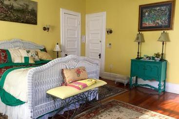 Berkeley House Bed & Breakfast