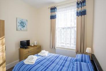 Brent Knoll Inn