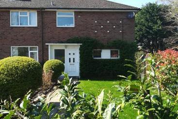 Апартаменты Self Catering Stratford