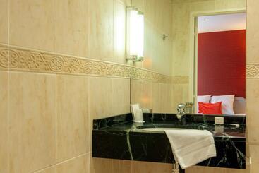 هتل De La Gare Troyes Centre