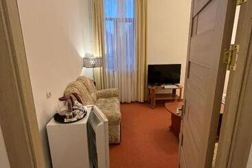 Diligence Hotel & Restaurant