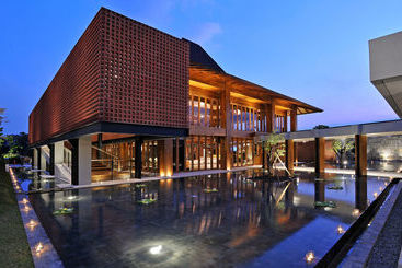 בית מלון כפרי Djoglo Luxury Bungalow