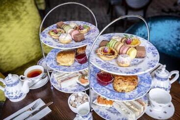 The Ostrich Inn Colnbrook London Heathrow