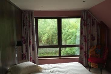 تختخواب و صبحانه Chambres D'hotes Chez Marie