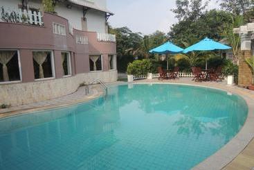 هتل Diamond Resort Bien Hoa