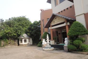 هتل Diamond Resort Bien Hoa