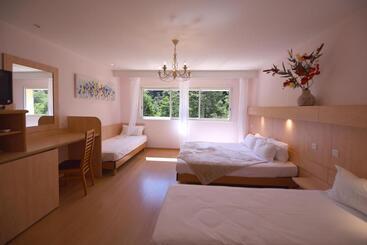 בית מלון כפרי Arena Restaurant Le Refuge