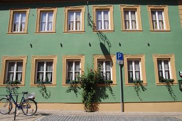 Belle Vue - Das Hotel..