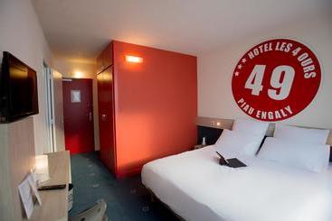 هتل Hôtel Des 4 Ours