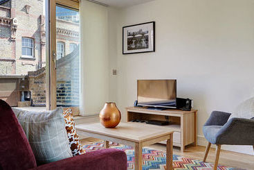 Lambeth North One