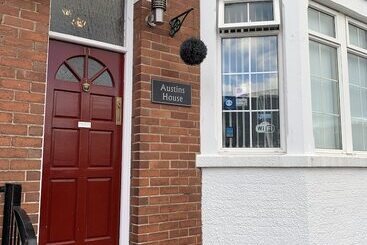 بنسيون Austins Self Service Guest House