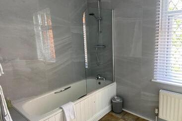 Trumbles Gatwick B&b