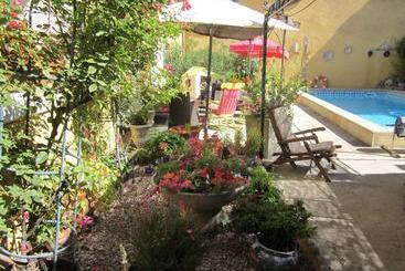 مبيت وإفطار Chez Martine Côté Canal