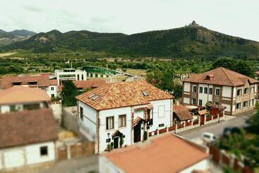 בית מלון כפרי Aragvi