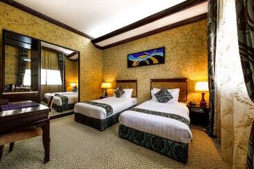 هتل Emirates Park Resort