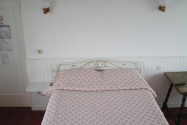 هتل Hôtel La Jetée Sud
