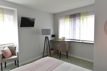هتل Les Chambres De L Ady