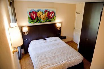 هتل Hôtel Restaurant Les Deux Frères
