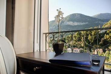 هتل Hôtel Restaurant Les Deux Frères