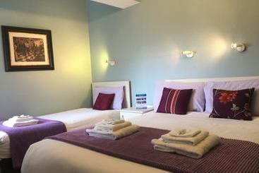 هتل Cherry Tree Guesthouse