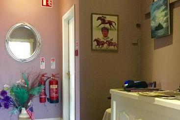 هتل Cherry Tree Guesthouse