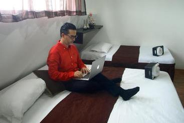 酒店 Hostal Villa 97