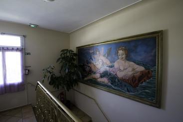 Отель Albergo