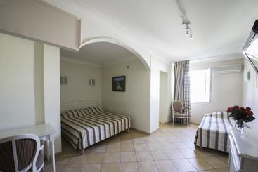 Отель Albergo