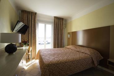 Отель Albergo