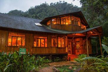هتل Mindo Garden Lodge And Wildlife Reserve