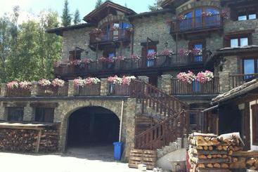هتل Notre Maison