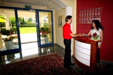 هتل Pension Helios