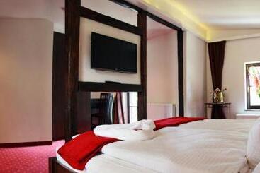 ホテル Villa Rozmaryn Gourmet & Wine