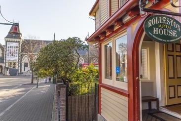 هتل Yha Rolleston House