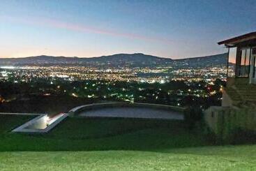 فندق صغير Monte Campana Escazu