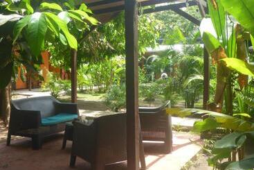 Aracari Garden Hostel