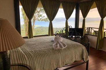تختخواب و صبحانه Arenal Garden Lodge