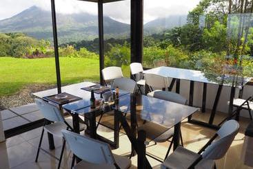 تختخواب و صبحانه Arenal Garden Lodge