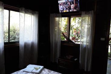 تختخواب و صبحانه Cabinas Nirvana Ecolodge