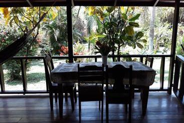 تختخواب و صبحانه Cabinas Nirvana Ecolodge